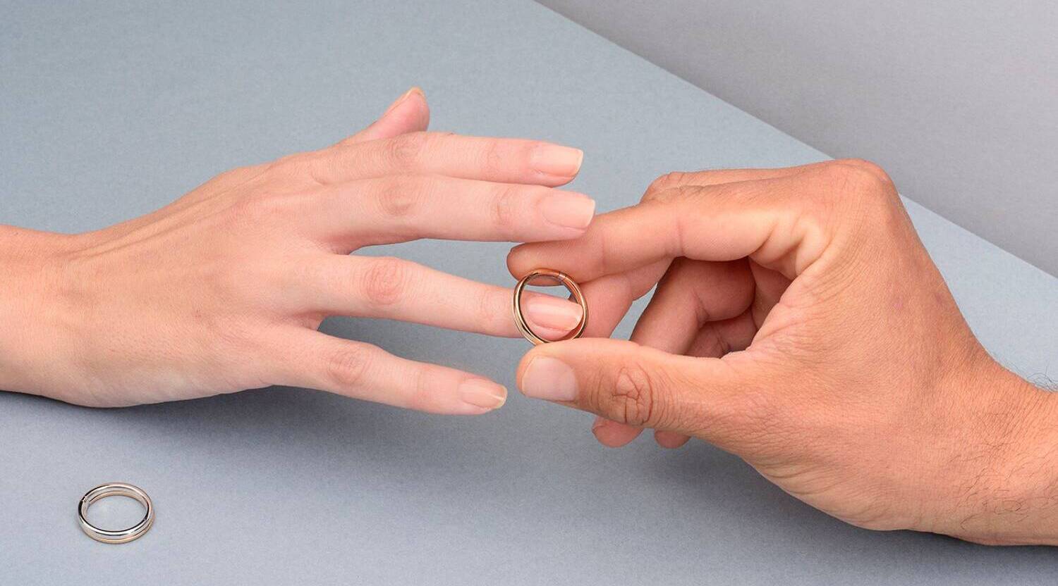 Saber las tallas de los anillos de compromiso es fundamental para que estos queden ajustados al dedo