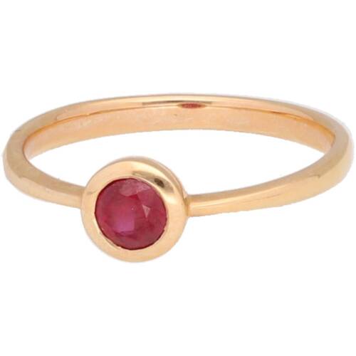 anillo de oro rosa con rubí