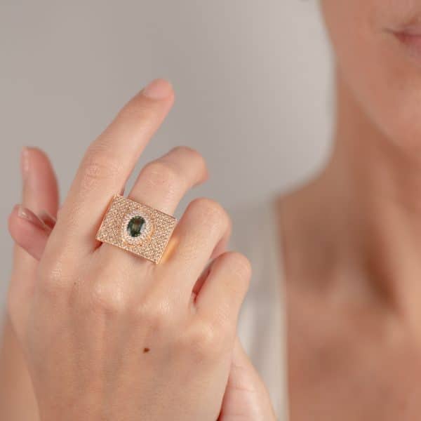 Sortija de zafiro verde