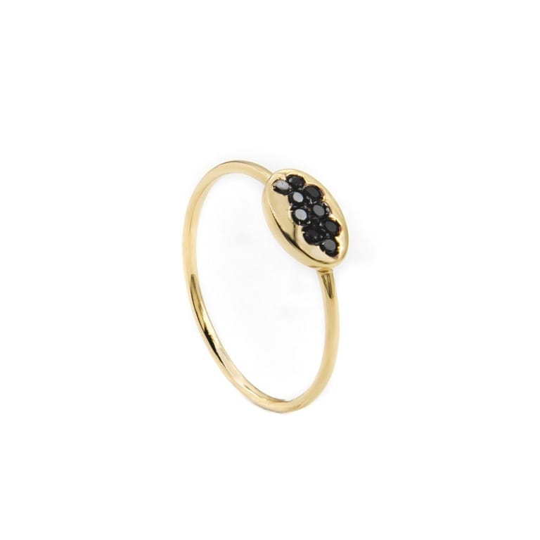 anillo de diamantes negros