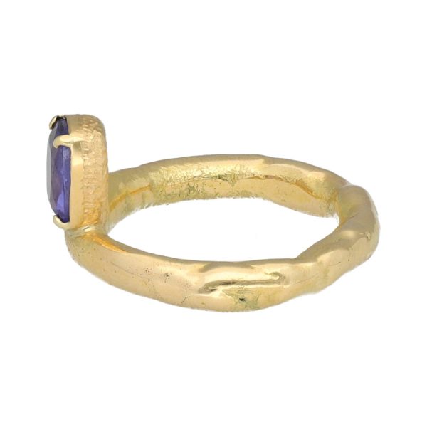 Gold and tanzanite ring