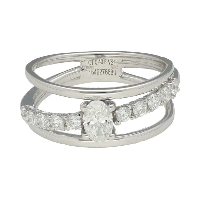 Anillo oro blanco con diamante oval