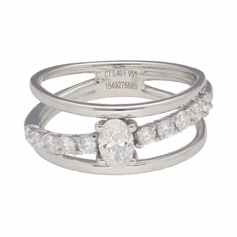 Anillo oro blanco con diamante oval