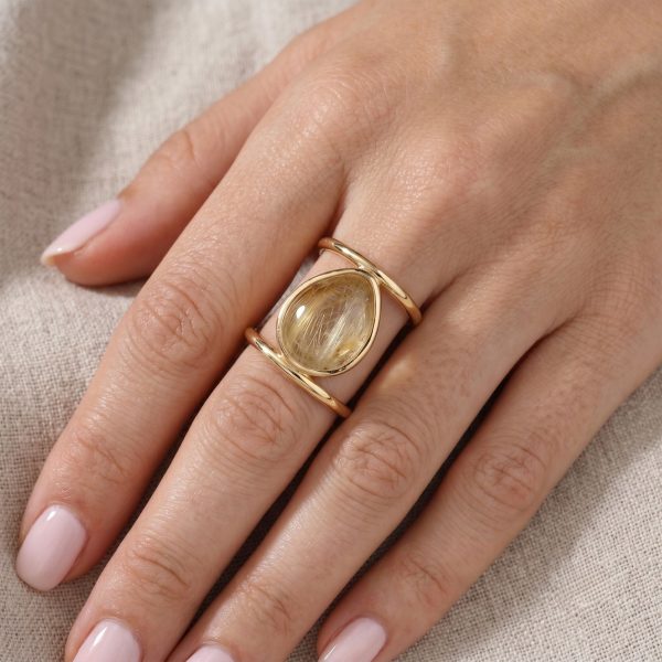 Sortija de oro amarillo con cuarzo