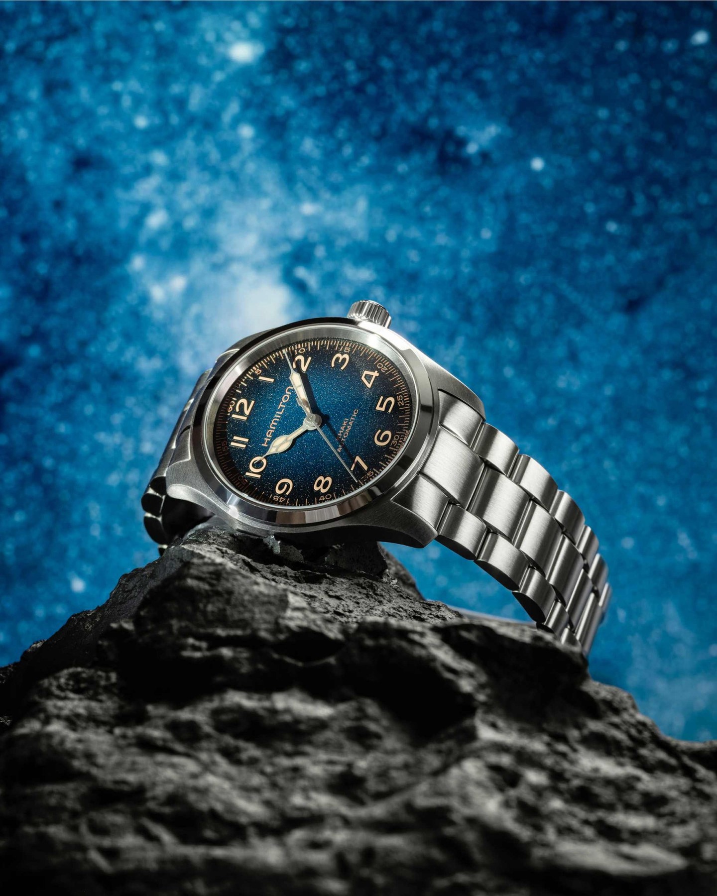 Hamilton Khaki Field Murph con esfera azul degradada. El reloj de Interstellar regresa.