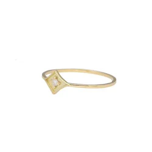 Gold ring with Btes