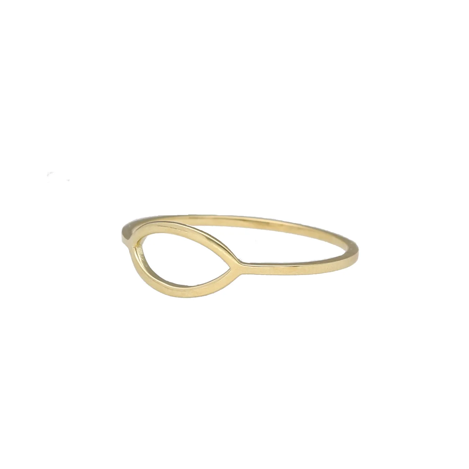 High-quality oval gold ring with a modern and elegant design