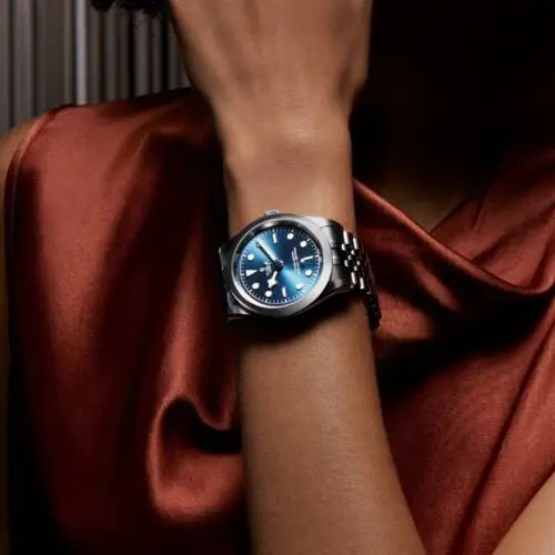 Reloj Tudor Black Bay 39 mm Braz E/Azul, con caja de acero de 39 mm, Brazalete de acero, acabado pulido y satinado Bisel de acero inoxidable, acabado pulido